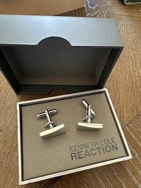 Kenneth Cole Reaction Polished Silver Curved Bar Cufflinks